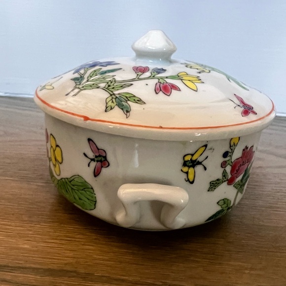 Antique Chinese Style Porcelain Covered Bowl Famille Rose - Picture 6 of 6